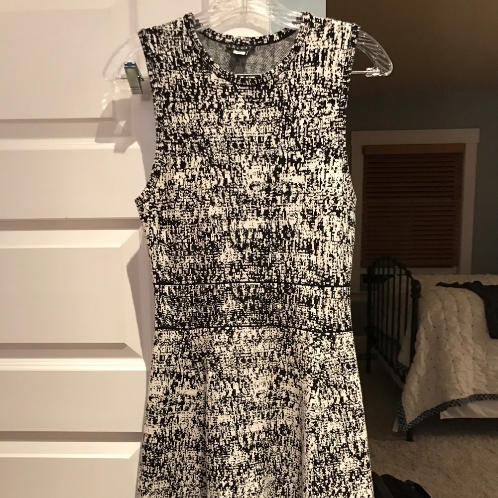 Theory Black and White Textured Sleeveless Dress